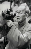 中國最早<em>的</em><em>攝影</em>記者郎靜山，把中國繪畫<em>的</em>原理應用到<em>攝影</em>上<em>的</em>第一人