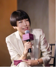 尚女魔頭-VOGUE主編張宇 始終致力于將<em>中國(guó)</em>時(shí)尚推向<em>世界</em>
