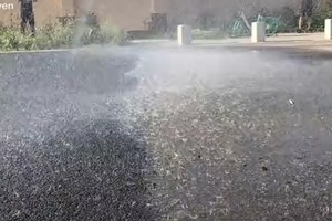 透水<em>瀝青路面</em>和不透水<em>瀝青路面</em>對比視頻