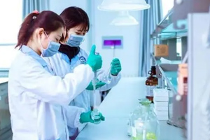 <em>課程標準</em>：藥品生產技術專業《醫藥企業經營與管理》<em>課程標準</em>
