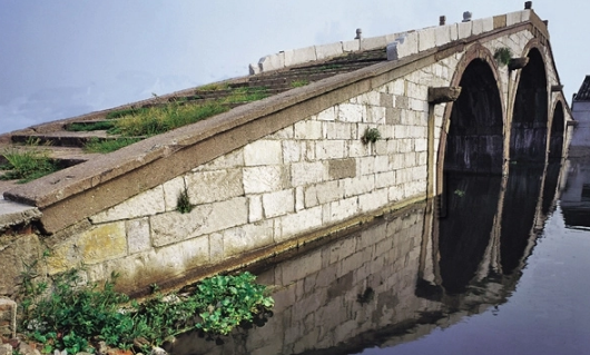 圬工橋—有良好<em>的</em><em>耐久性</em>，抗沖擊<em>能力</em>強