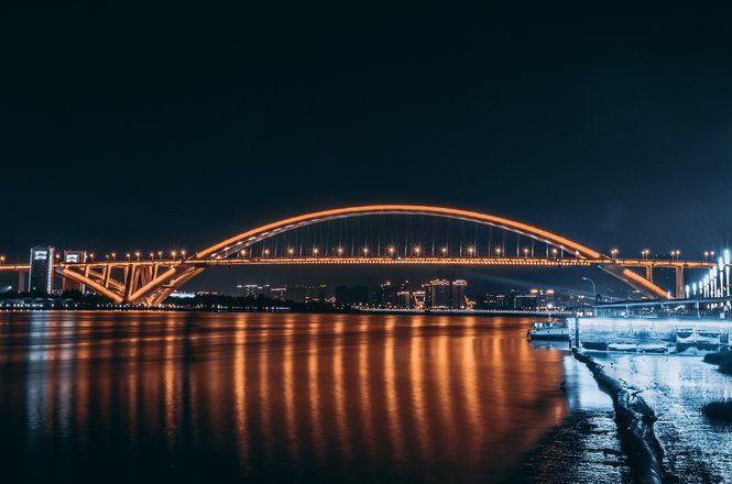 <em>世界</em><em>大</em><em>跨</em><em>徑</em><em>拱橋</em>—盧浦<em>大橋</em>