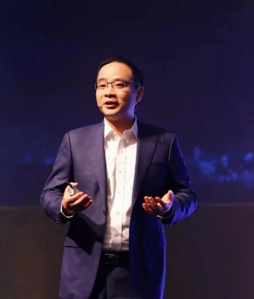 在鄭葉來的帶領下 華為<em>云</em>正式對外發布公有<em>云</em><em>戰略</em>