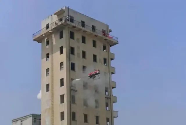 旋翼<em>無(wú)人機(jī)</em> 百米以上高層建筑滅火