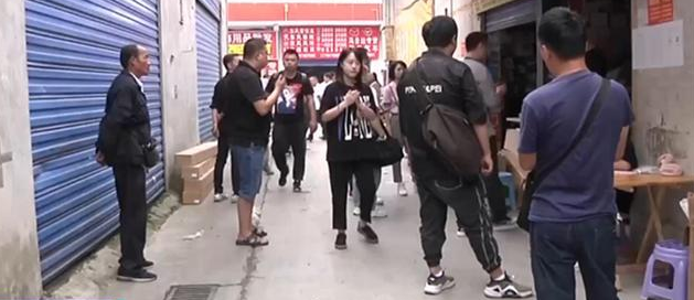 <em>警方</em>查獲<em>假冒</em>汽配配件5000<em>余</em>件 涉案價(jià)值<em>200</em><em>余</em><em>萬元</em>