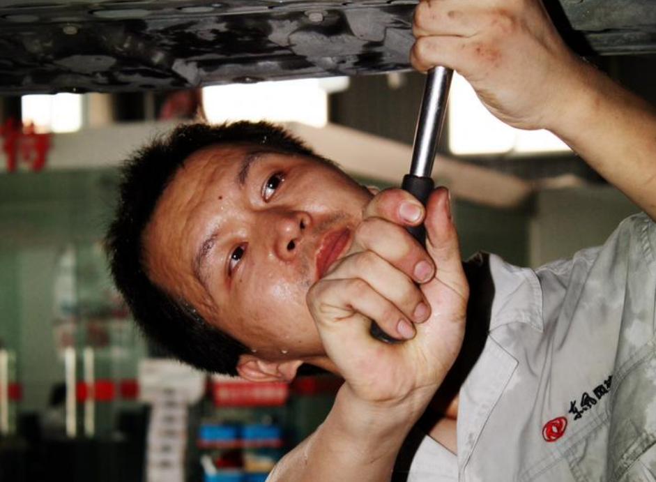 汽車修理技師方德明：不為繁華易初心