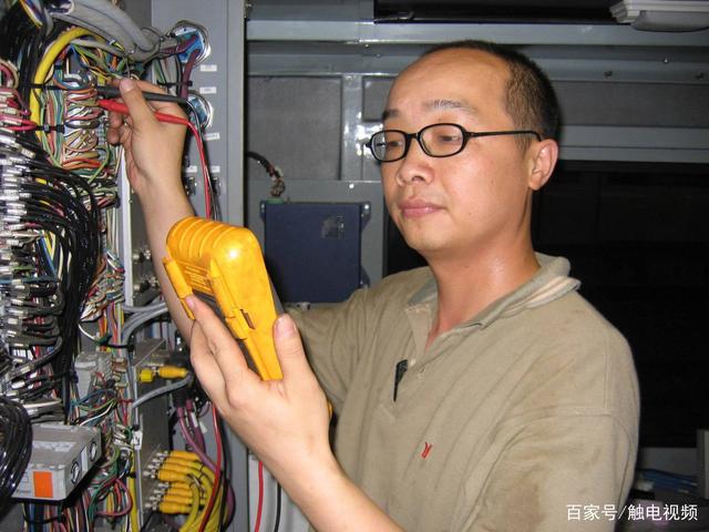 <em>從</em>“<em>門外漢</em>”<em>到</em>“行業標桿”：張重陽用17年書寫“地鐵工匠”傳奇