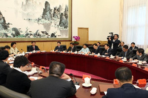 習近平出席青年科技創新<em>創業</em>人才座談會并講話