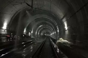 中國鐵路總公司關于滬昆高鐵貴州段 <em>質量問題</em>處理情況的<em>通報</em>６