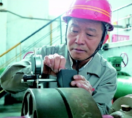 <em>冶金</em><em>工匠</em>—毫厘之間見“匠心”<em>李</em>賓