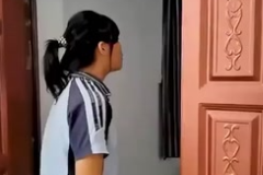 <em>女孩</em>不想上學了，校長問她，你會什么？
