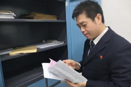 <em>不負(fù)</em><em>韶華</em><em>擔(dān)</em><em>使命</em>，<em>默默無言</em><em>述</em><em>忠誠</em>—<em>鄭州</em><em>西站</em><em>車站</em><em>值班員</em><em>王曉明</em>1