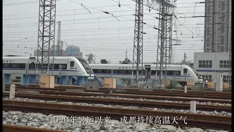 高溫下動車組“清肺師”
