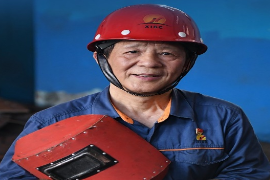 “七一勛章”獲得者艾愛國：<em>當</em>工人<em>就要</em><em>當</em>一個好工人