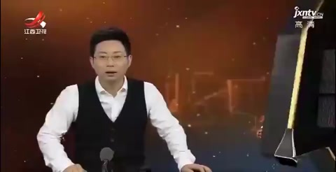 港珠澳大橋在海底將33節(jié)8萬噸重的沉管對接，精準(zhǔn)度控制在毫米