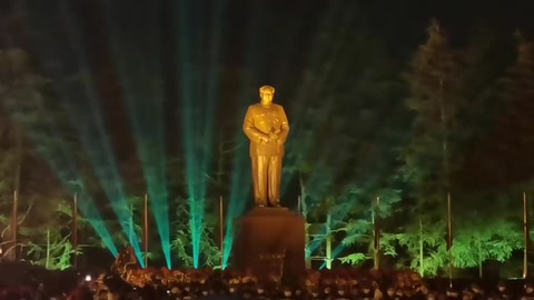 萬名民眾自發赴韶山，紀念毛澤東誕辰127周年